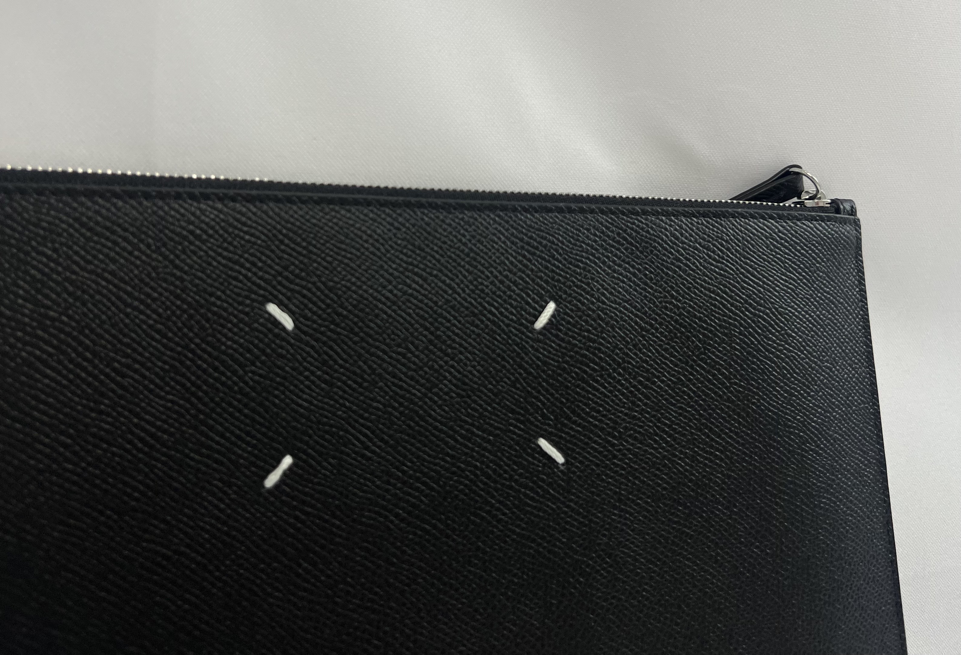 【関税込み】☆Maison Margiela☆ ステッチ クラッチバッグ ☆関税込☆MAISON MARGIELA☆ステッチ クラッチバッグ☆ (Maison