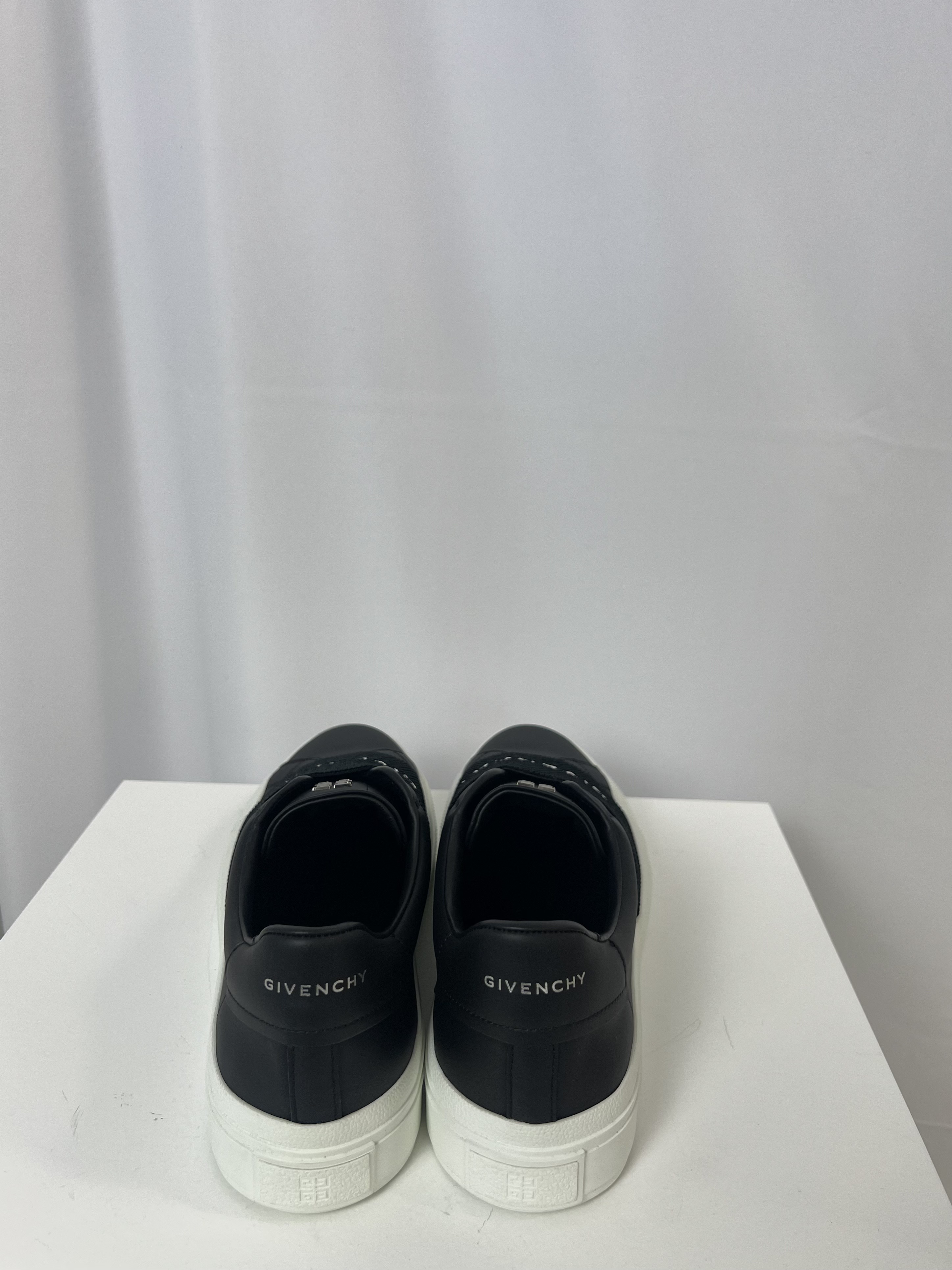 ☆関税込☆GIVENCHY☆エラスティック バンド レザー スニーカー