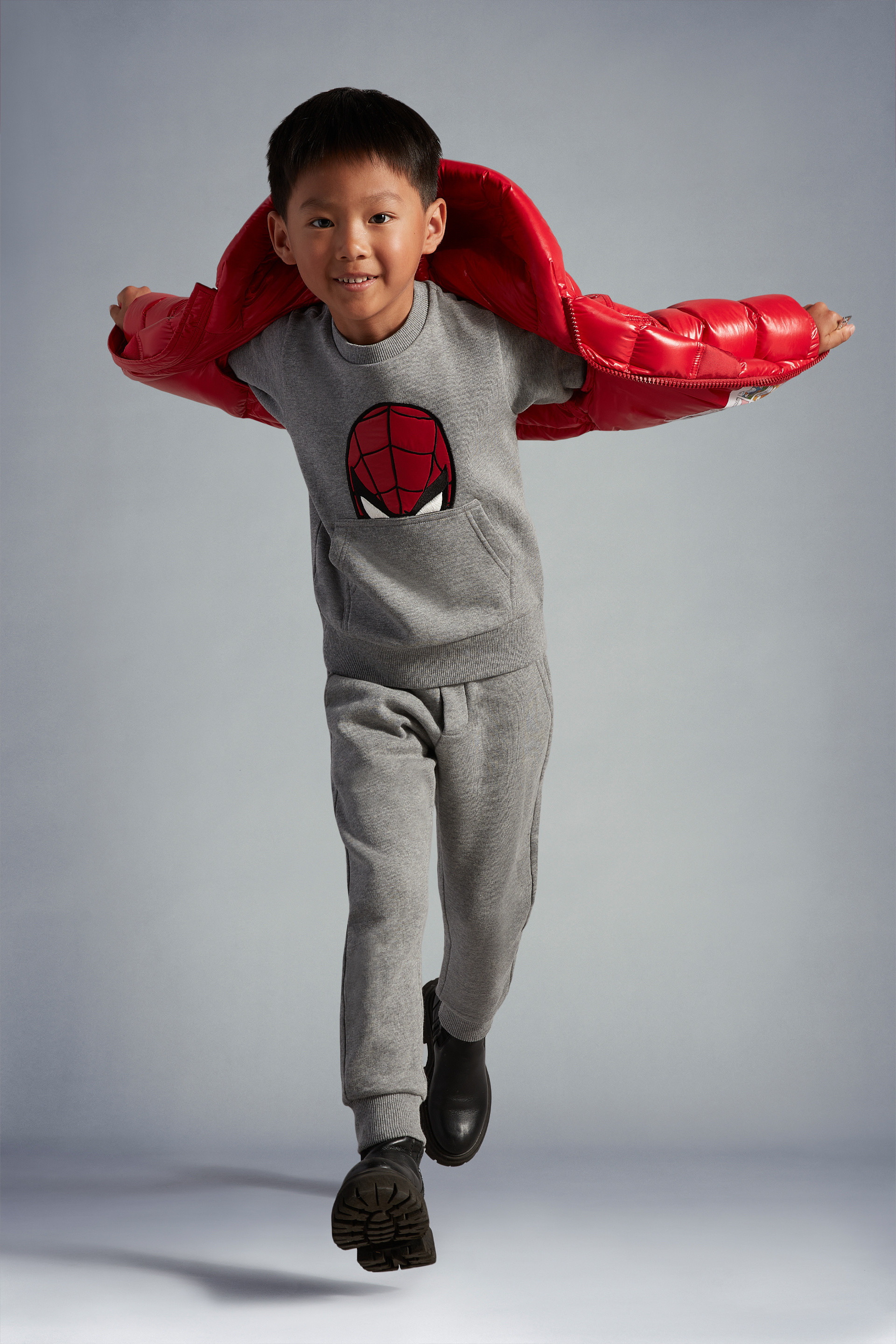 MONCLER2022/23秋冬新作キッズ スウェット上下セット 8A/10A MONCLER2022/23秋冬新作キッズ スウェット上下セット 8A/10A
