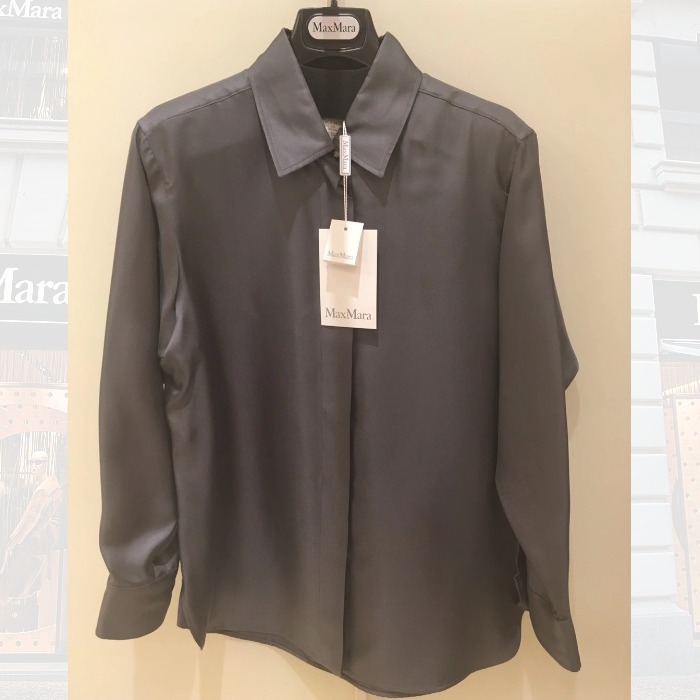 買得 【日本入手困難】Max Mara グレー ロゴ ★ ブラウス シルク ★ ブラウス・シャツ 買得 【日本入手困難】Max Mara グレー ロゴ ★ ブラウス シルク ★ ブラウス・シャツ