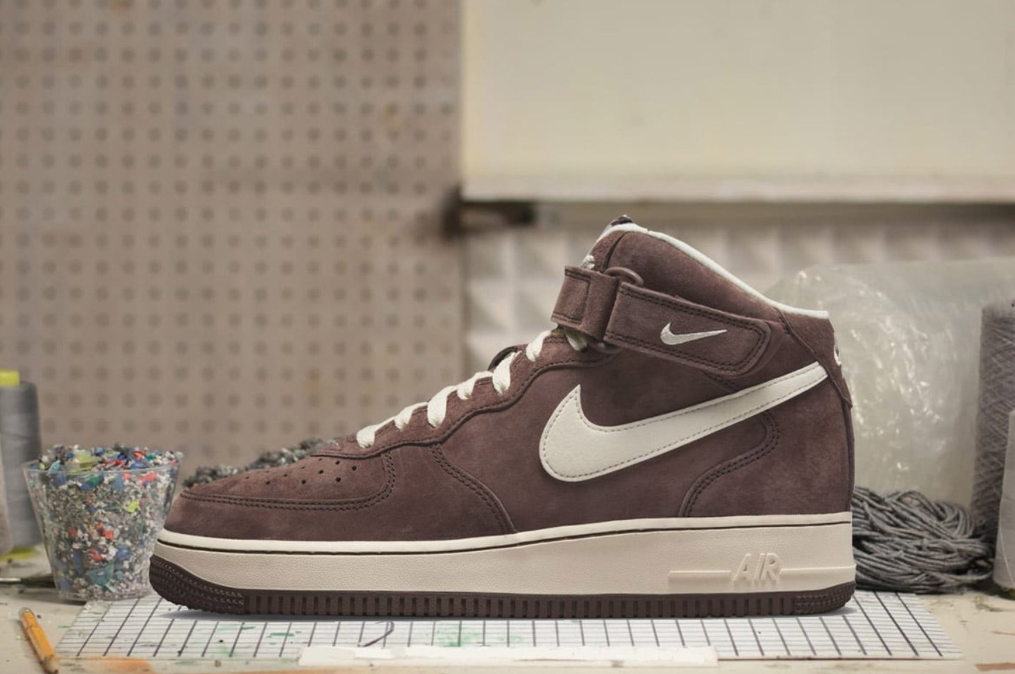 ★韓国の人気★【NIKE】★AIR FORC.E 1 MID '07 QS★23-31cm★ ☆韓国の人気☆【NIKE】☆AIR FORC.E 1 MID '07 QS☆23-31cm