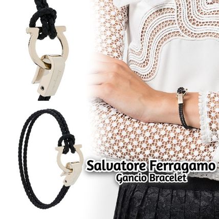 Salvatore Ferragamo x ブレスレット(レディース)|新作を海外通販 ...