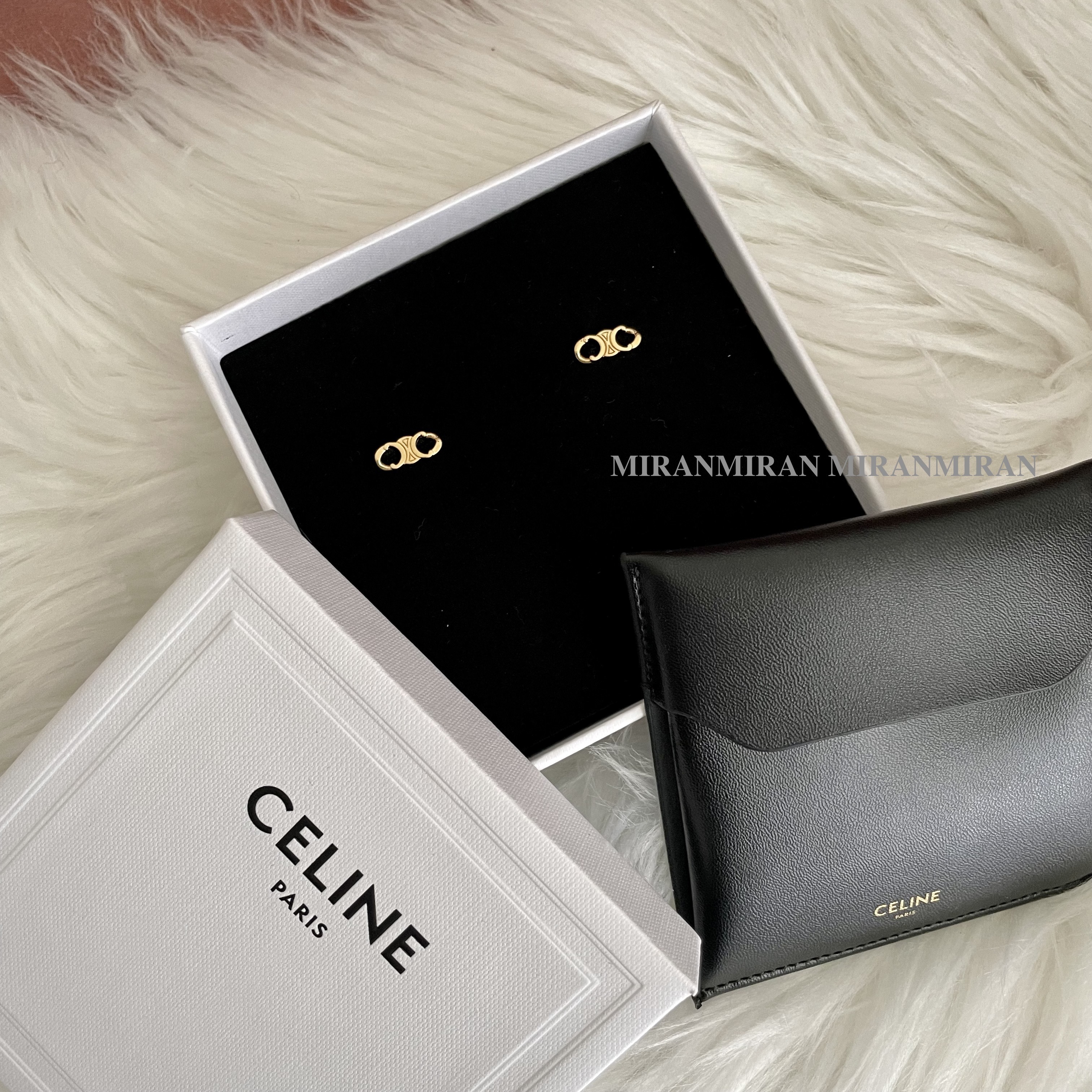 追跡付き【CELINE】TRIOMPHEトトリオンフ グルメット スタッズ (CELINE