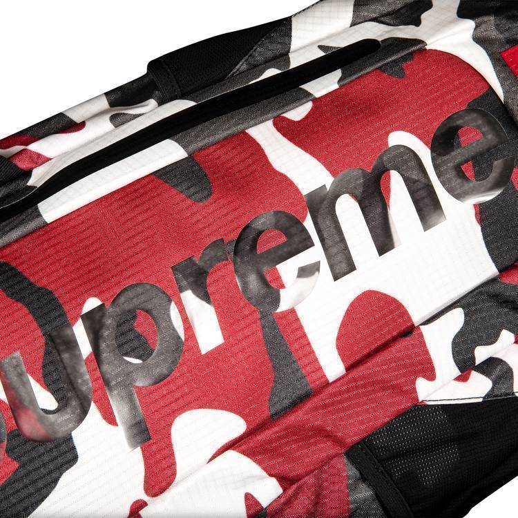 ★Supreme★送関込★入手困難★今一番人気のバックパック★ ☆Supreme☆送関込☆入手困難☆今一番人気のバックパック☆