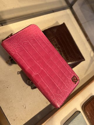 ピンク系 LOEWE x 長財布(レディース)|新作を海外通販【BUYMA】 ピンク系 LOEWE x 長財布(レディース)|新作を海外通販【BUYMA】