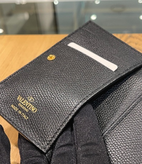 ★送料関税込★VALENTINO Vロゴ シグネチャー カードホルダー ☆関税込☆VALENTINO☆Vロゴ シグネチャー カードホルダー