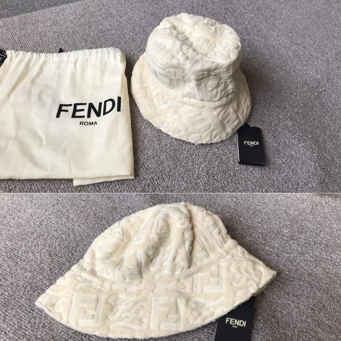 FENDI - Fendi バケットハット ベージュ ロゴの通販 by クラネ
