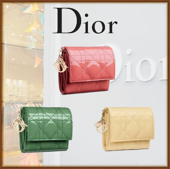 三つ折り Dior x 財布・小物(レディース) - 海外通販のBUYMA