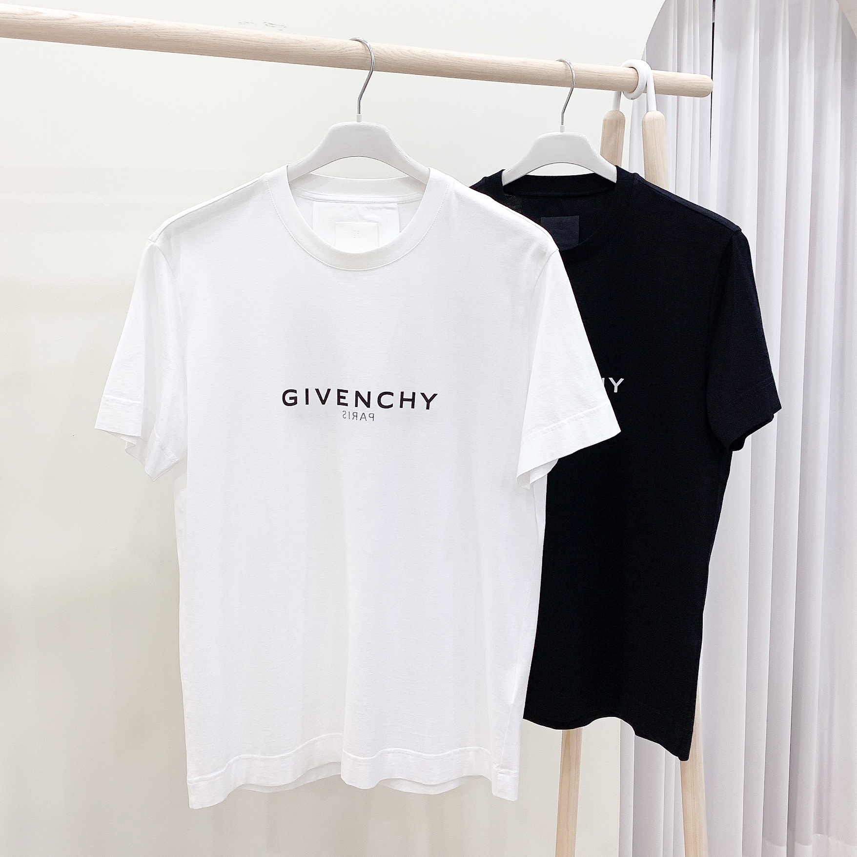 ★GIVENCHY LOGO T-SHIRT Tシャツ