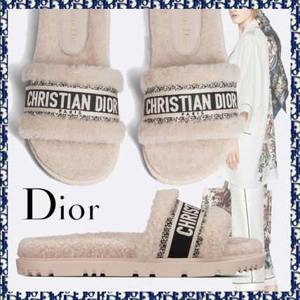 スリッパ Dior x サンダル・ミュール(レディース)|新作を海外通販 スリッパ Dior x サンダル・ミュール(レディース)|新作を海外通販