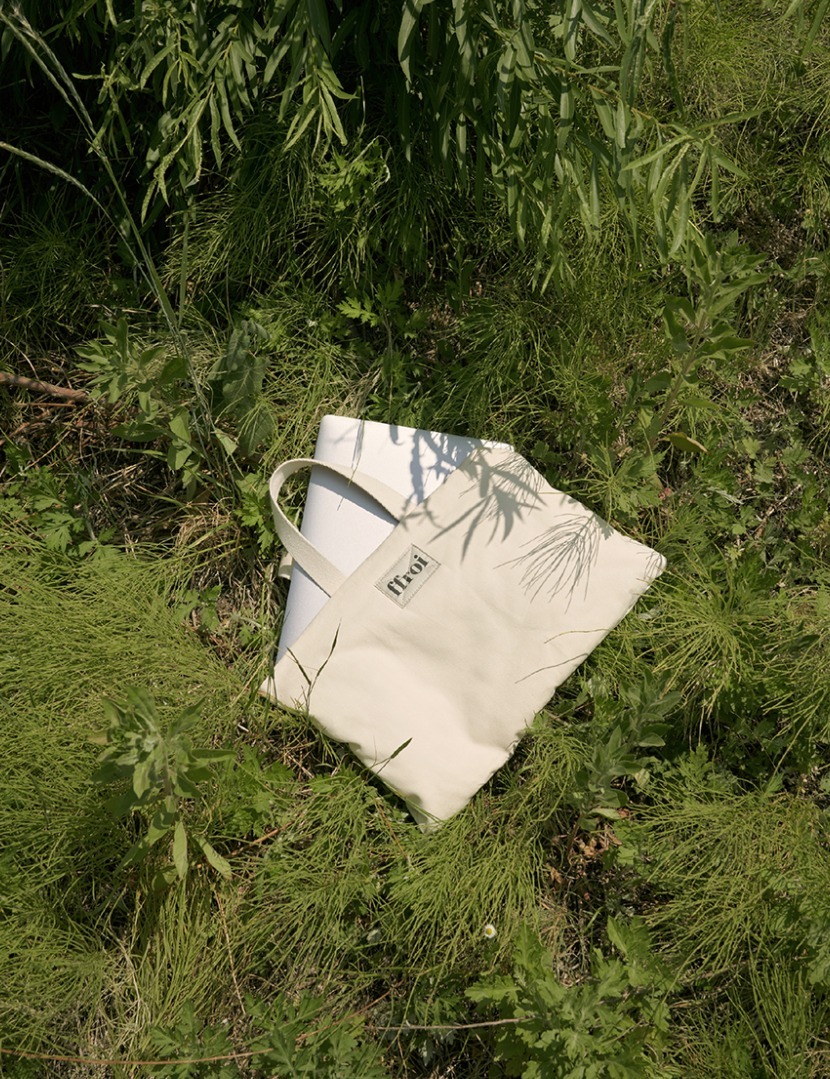 ☆韓国の人気☆【ffroi】☆ffroi laptop eco - S size☆バッグ