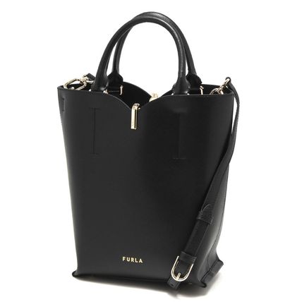 ブラック(黒)系 FURLA x ハンドバッグ(レディース) - 海外通販のBUYMA
