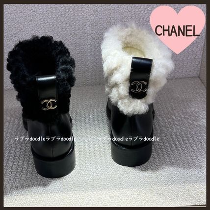 ホワイト(白)系 CHANEL x ブーツ(レディース) - 海外通販のBUYMA