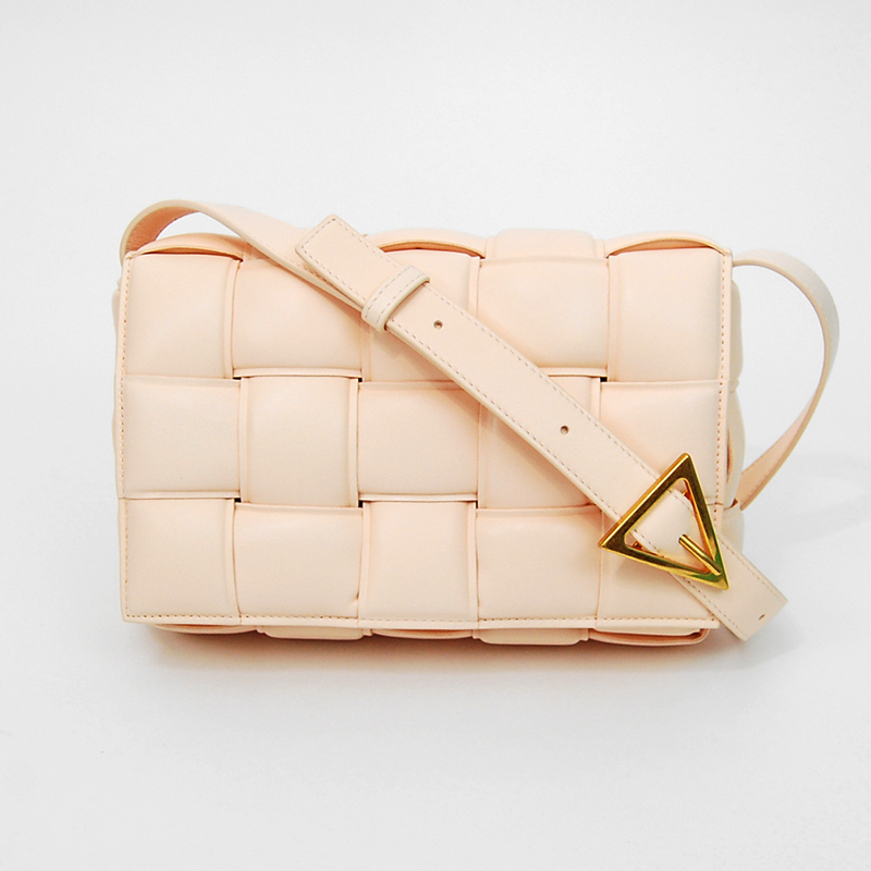 関税負担なし☆BOTTEGA VENETA パデッド テック カセット org.jpg