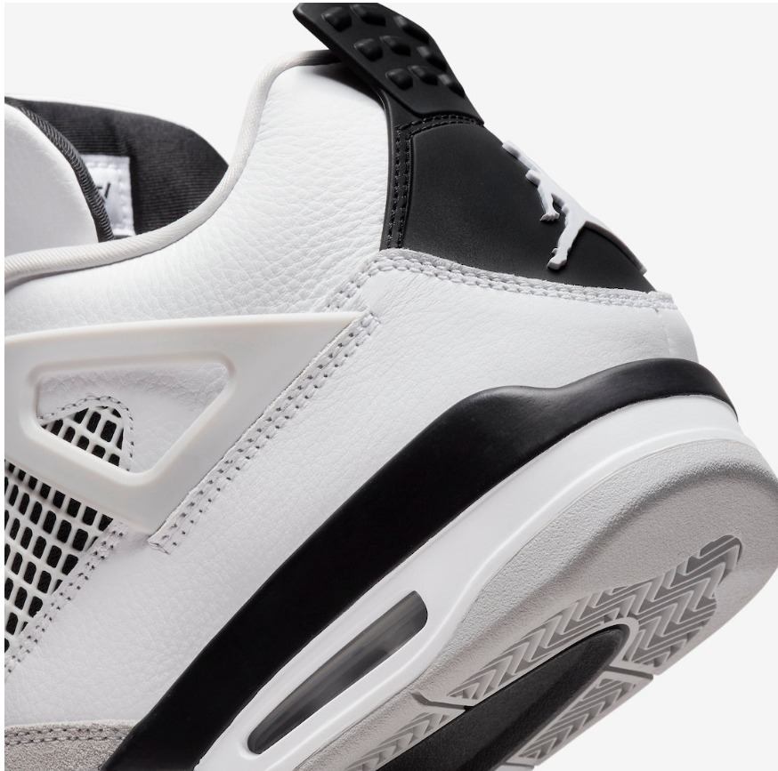 激レア♪ Nike Air Jordan 4 ミリタリー ブラック ☆入手困難