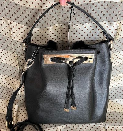 美品 取説付き FURLA ミューズ サフィアーノ レザー ゼブラ