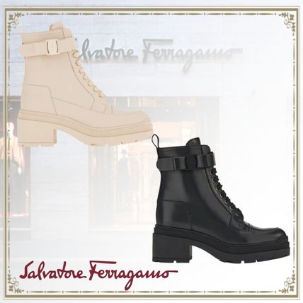 リボン FERRAGAMO(フェラガモ) ブーツ(レディース) - 海外通販のBUYMA