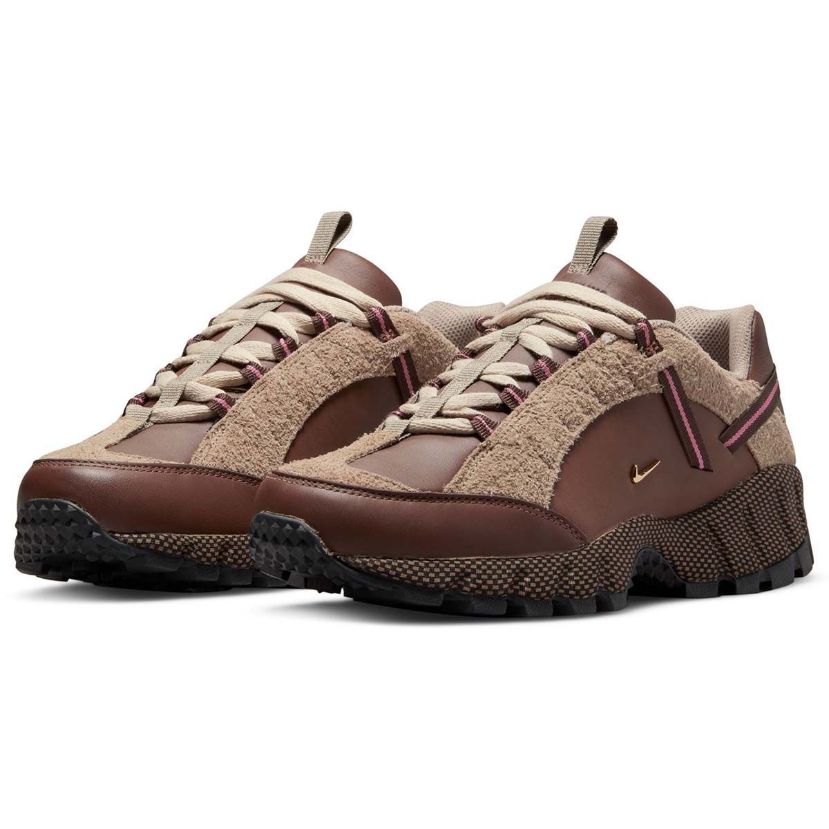 人気！ NIKE x Jacquemus ☆ Air Humara LX ‘Ale Brown Gold’