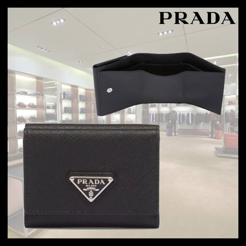気軽にお買い物 【人気】 PRADA プラダ サフィアーノ トライアングル