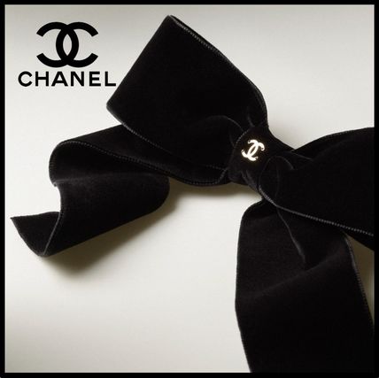 バレッタ CHANEL x ヘアアクセサリー(レディース) - 海外通販のBUYMA