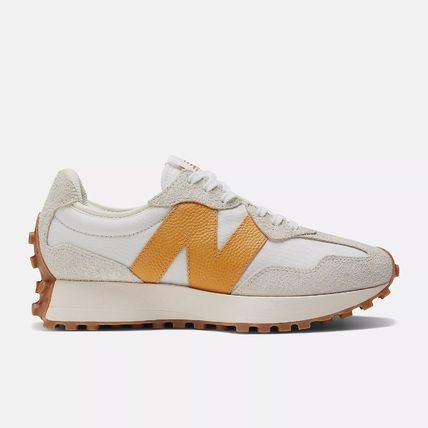 ホワイト(白)系 23.5cm New Balance 327 x スニーカー(レディース