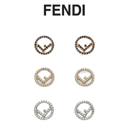 シルバー(銀色)系 FENDI x イヤリング(レディース) - 海外通販のBUYMA