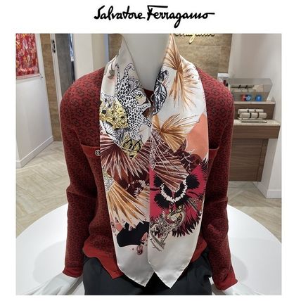 Salvatore Ferragamo x スカーフ(レディース) - 海外通販のBUYMA