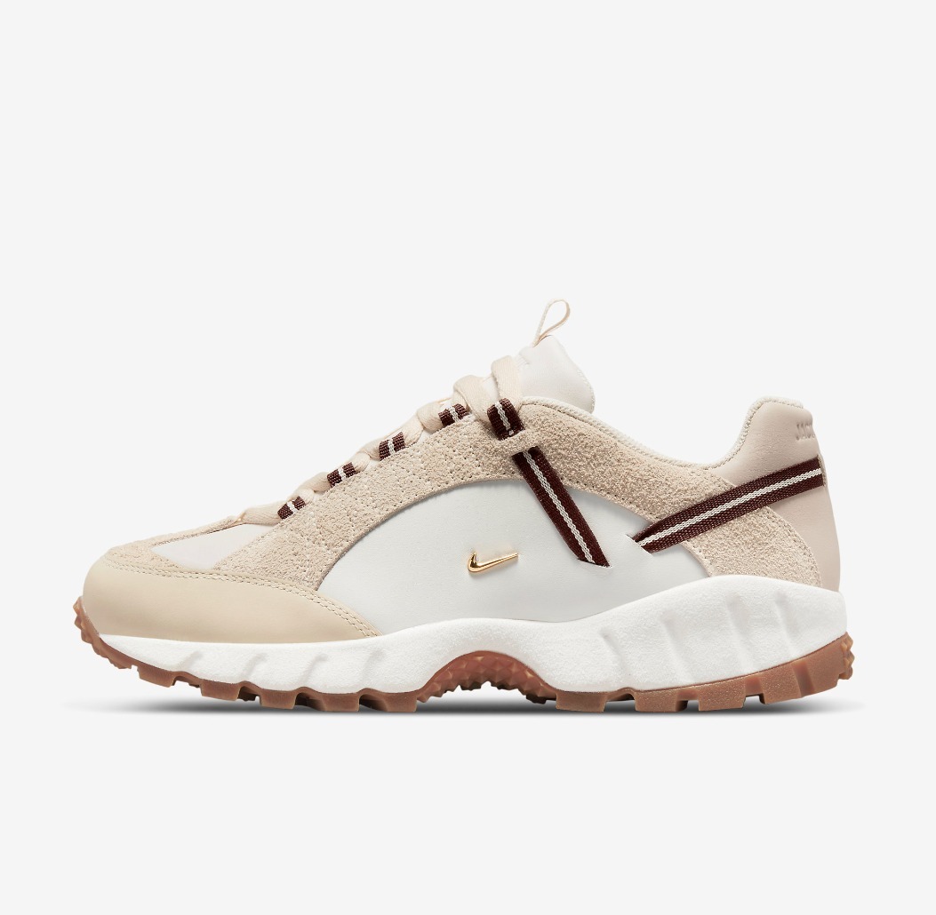 ★NIKE x Jacquemus Air Humara LX Light Bone and Gol.d★