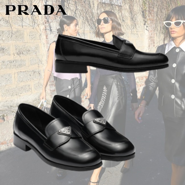 【特価】
新作!PRADA♡ブラッシュドレザーローファー ローファー・オックスフォード 【特価】
新作!PRADA♡ブラッシュドレザーローファー ローファー・オックスフォード