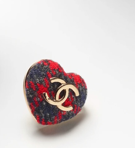 【付けるだけで一気にお洒落に 】CHANEL ハート ブローチ