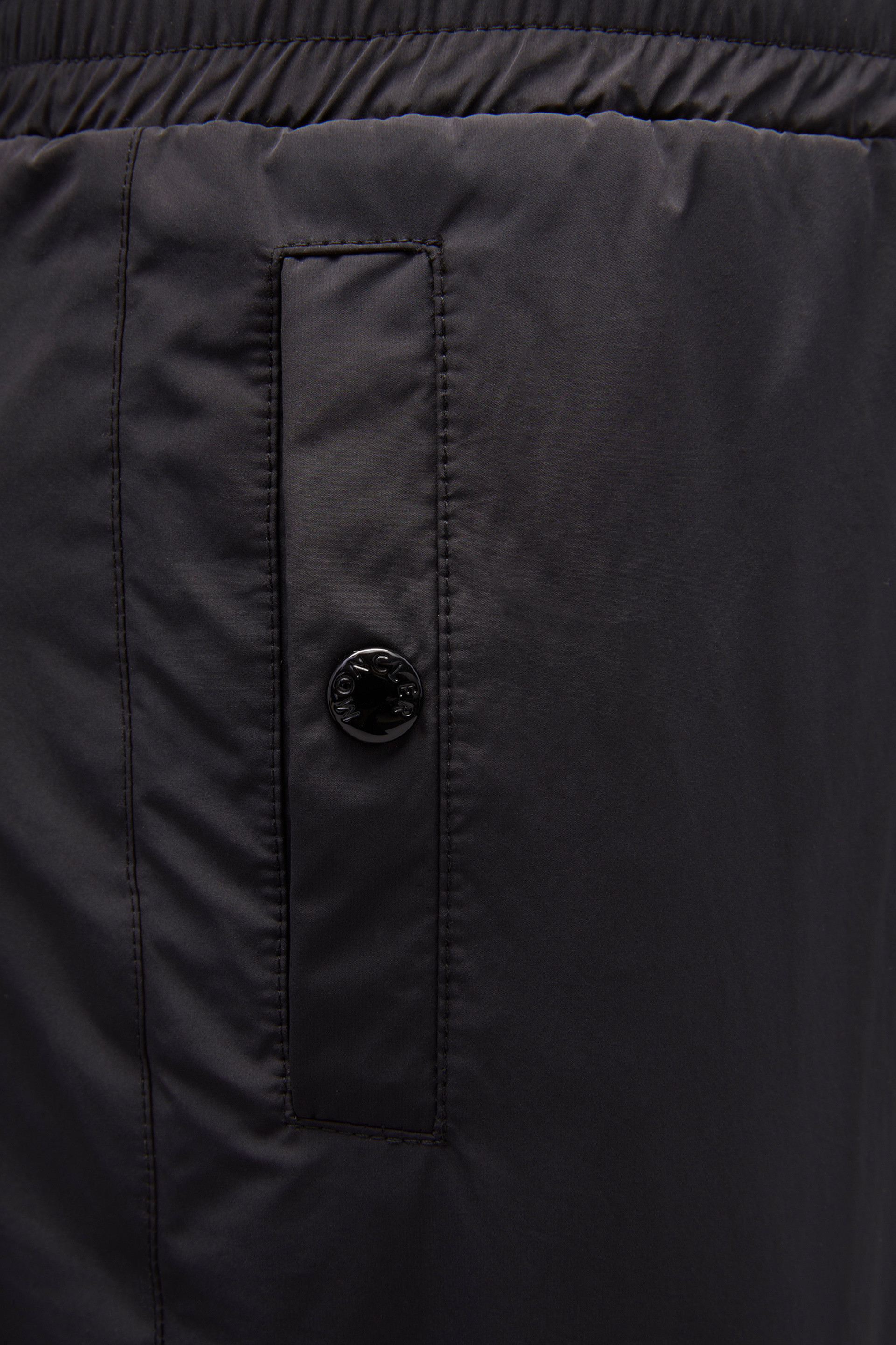 MONCLER2022/23秋冬新作キッズ ロゴ付きナイロンパンツ 4A/5A/6A MONCLER2022/23秋冬新作キッズ ロゴ付きナイロンパンツ 4A/5A/6A