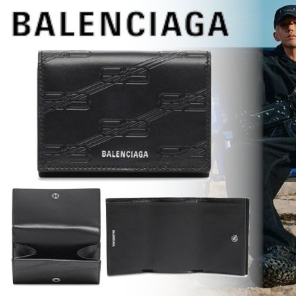すぐ届く【BALENCIAGA】EMBOSSED MINI ウォレット BOXカーフ