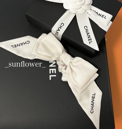 シュシュ CHANEL x ヘアアクセサリー(レディース) - 海外通販のBUYMA