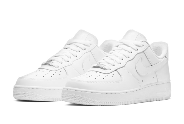 国内配送 NIKE WMNS AIR FORCE 1 '07 WHITE /WHITE-WHITE-WHITE