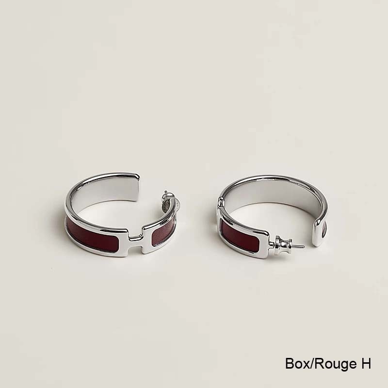 シンプルな気品のあるデザイン【HERMES】Olympe ピアス シンプルな気品のあるデザイン【HERMES】Olympe ピアス