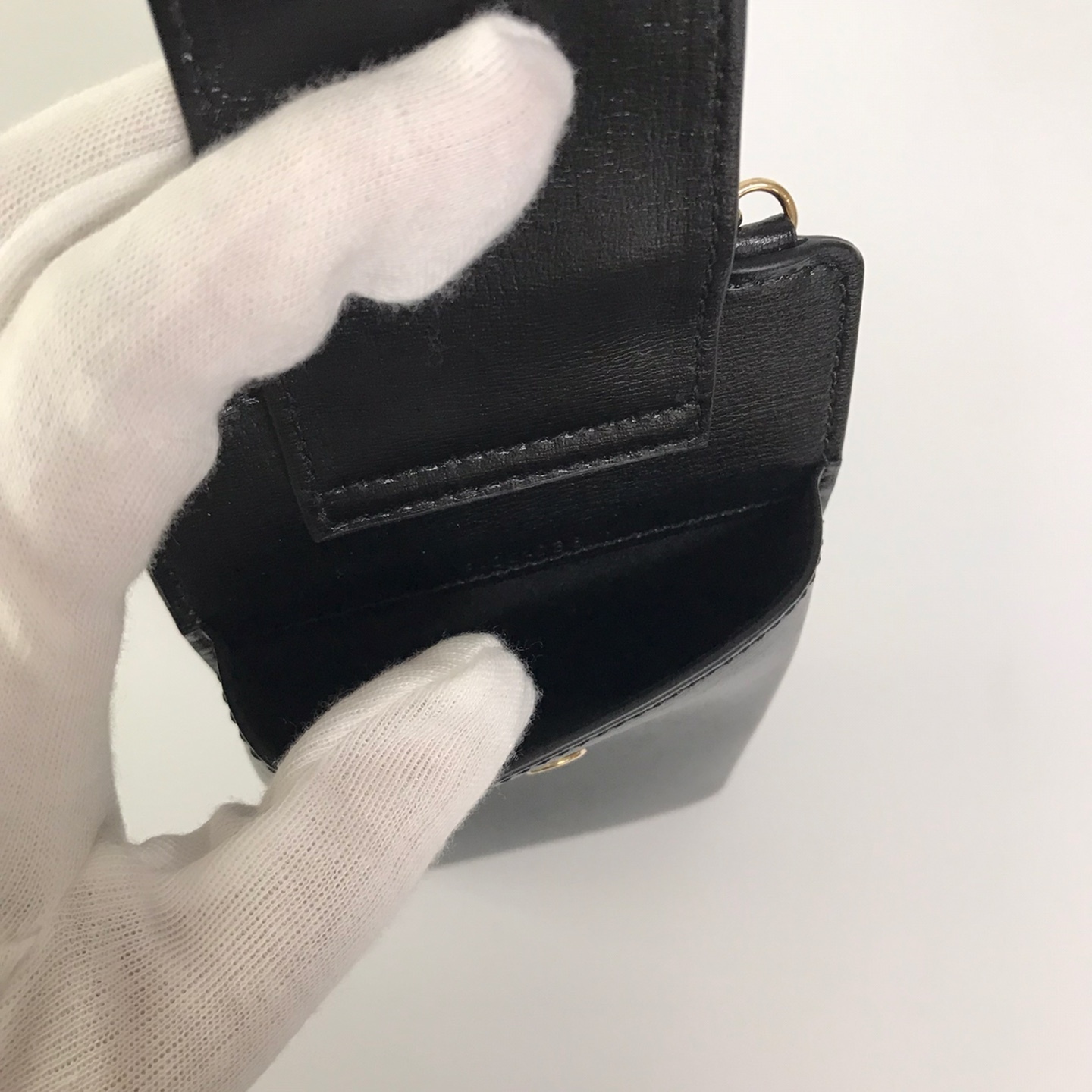 Ferragamo☆ヴァラリボン ショルダースマホケース・フォンケース