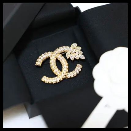 ブローチ CHANEL(シャネル) - 海外通販のBUYMA