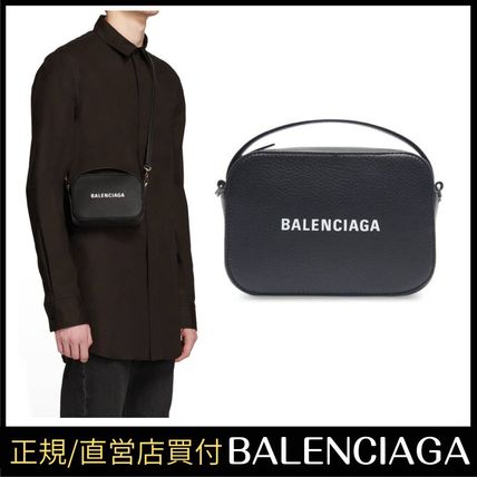 カメラバッグ BALENCIAGA EVERYDAY - 海外通販のBUYMA