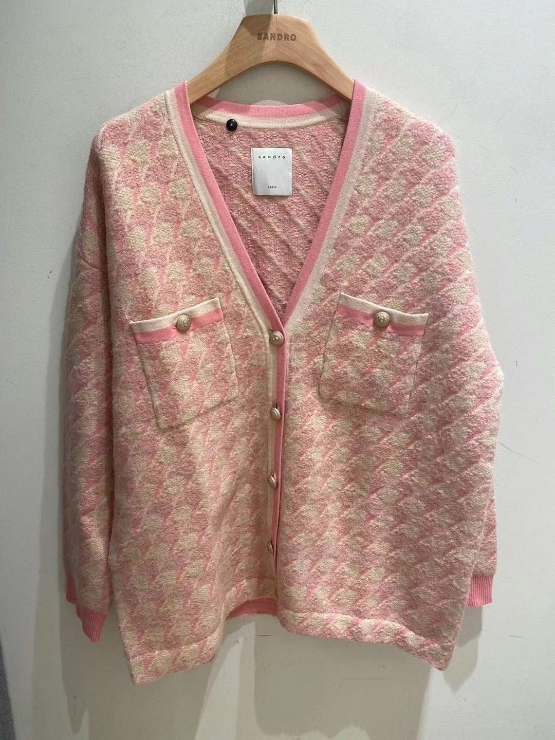 新品、未使用 クリスマスプレゼント sandro カーディガン セットアップ