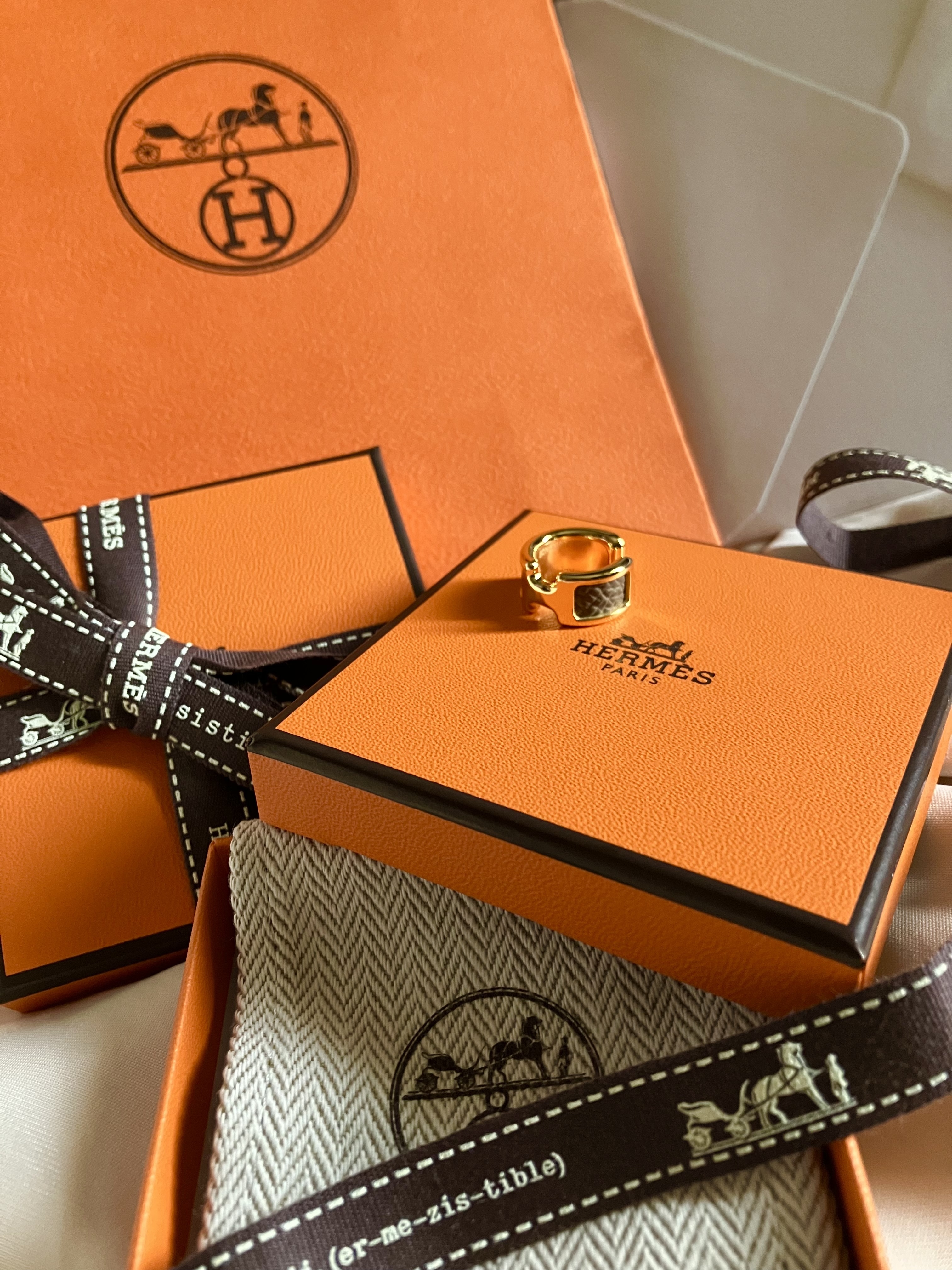 国内発送【HERMES】イヤーカフ Olympe PM 入手困難◇エトゥープ ...