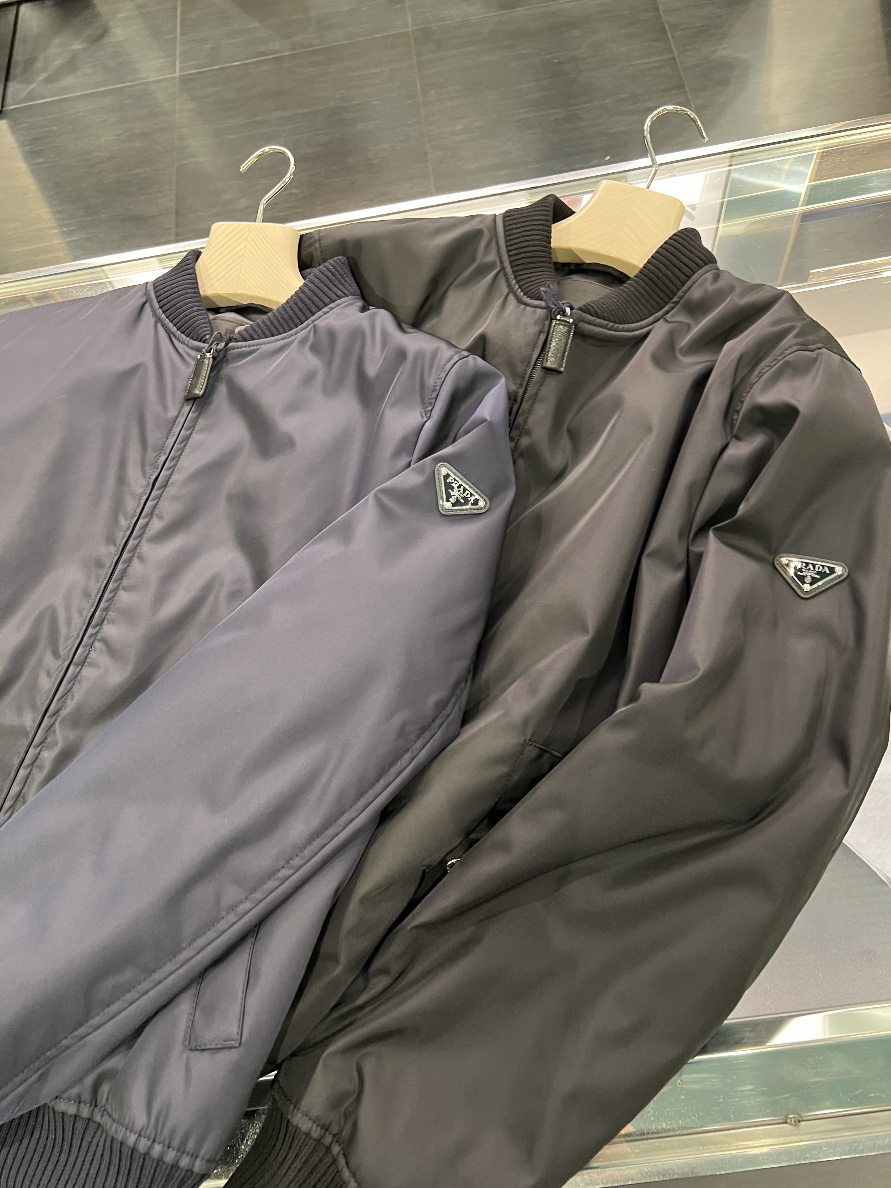 PRADA ((SGA038))BOMBER 選べるお色 三角ロゴ付き ブルゾン