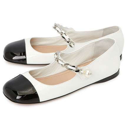 MiuMiu x フラットシューズ(レディース) - 海外通販のBUYMA