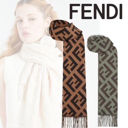 FENDI x スカーフ(レディース) - 海外通販のBUYMA