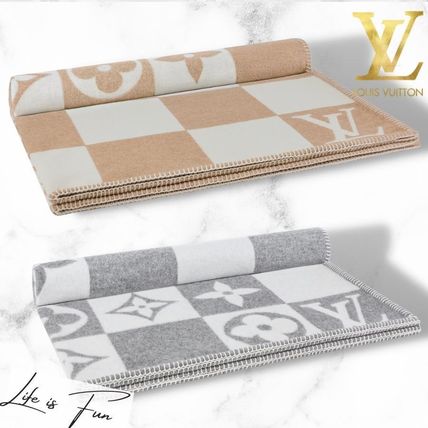 Shop Louis Vuitton Since 1854 blanket (M76989) by LESSISMORE☆