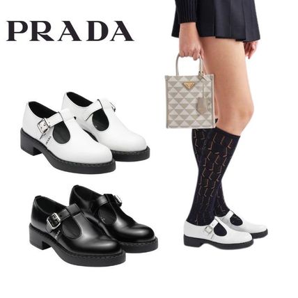 イタリア PRADA x フラットシューズ(レディース) - 海外通販のBUYMA