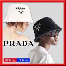 関税無 PRADA 新作 フワフワ♪ バケットハット 帽子 刺繍ロゴ (PRADA ...