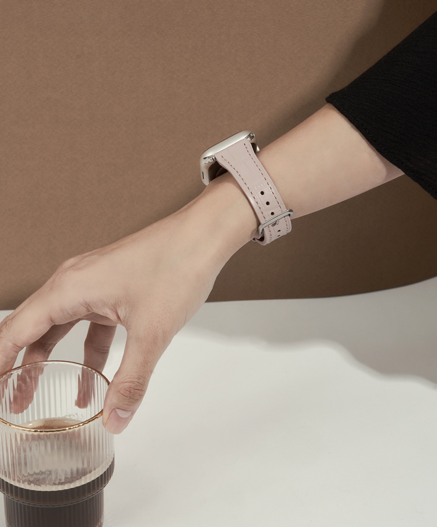 LLOYD クロコパターンレザー Apple Watchベルト/シリーズ7対応 LLOYD クロコパターンレザー Apple Watchベルト/シリーズ7対応