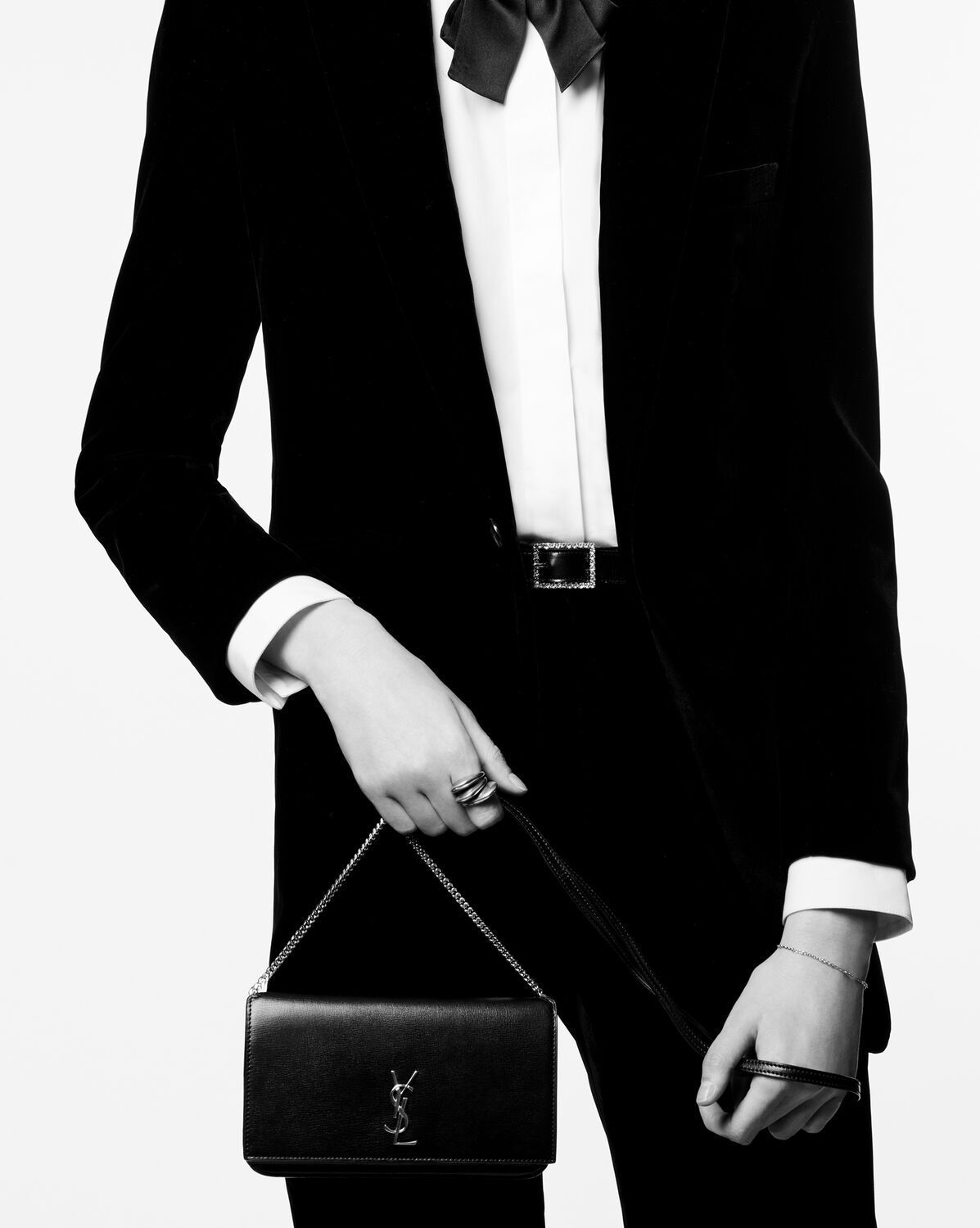 ★Saint Laurent★モノグラム 携帯電話ホルダー クロコダイル 黒 ☆Saint Laurent☆モノグラム 携帯電話ホルダー クロコダイル 黒