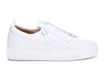 GIUSEPPE ZANOTTI(ジュゼッペザノッティ) - 海外通販のBUYMA
