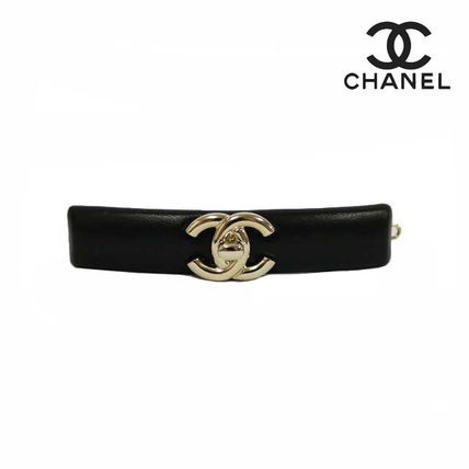 バレッタ CHANEL x ヘアアクセサリー(レディース) - 海外通販のBUYMA